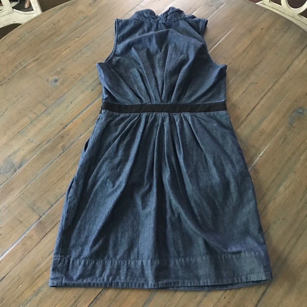 BCBGeneration size 4 sleeveless chambray dress - Picture 10 of 16